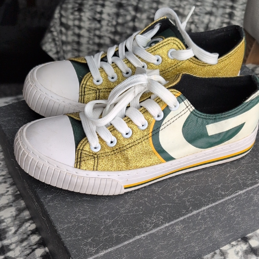 Women's Foco NFL Green Bay Packers Sneakers with White Accents